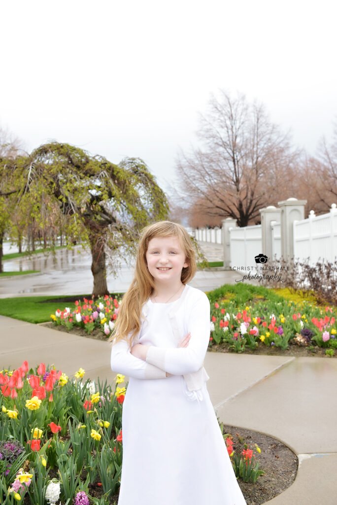 girl, LDS, baptism, picture by LDS temple